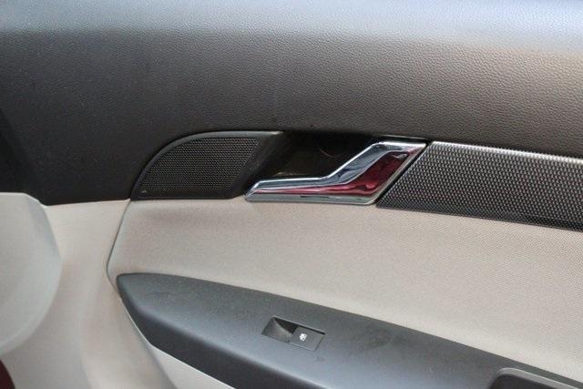 Photo of 2008 Ruby Red Saturn Vue