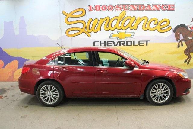 2013 Chrysler 200