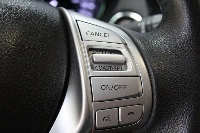 Photo of 2016 Arctic Blue Metallic Nissan Rogue