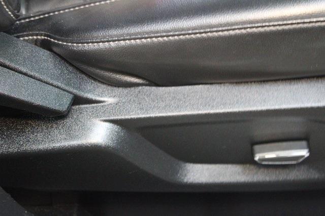 Photo of 2016 White Platinum Tri-Coat Metallic Ford Edge