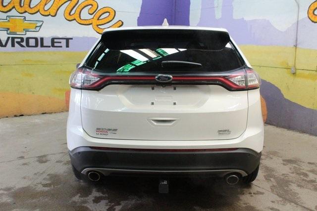 Photo of 2016 White Platinum Tri-Coat Metallic Ford Edge