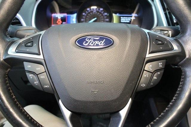Photo of 2016 White Platinum Tri-Coat Metallic Ford Edge