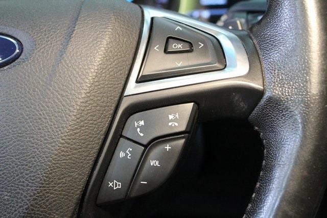 Photo of 2016 White Platinum Tri-Coat Metallic Ford Edge