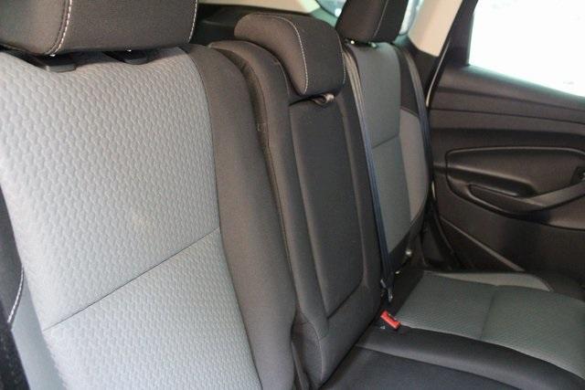 Photo of 2017 Oxford White Ford Escape