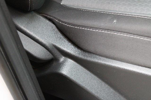 Photo of 2017 Oxford White Ford Escape