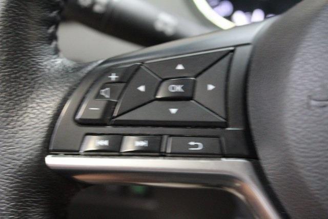 Photo of 2020 Magnetic Black Pearl Nissan Rogue