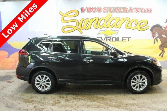 Photo of 2020 Magnetic Black Pearl Nissan Rogue