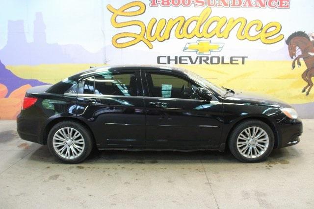 2013 Chrysler 200
