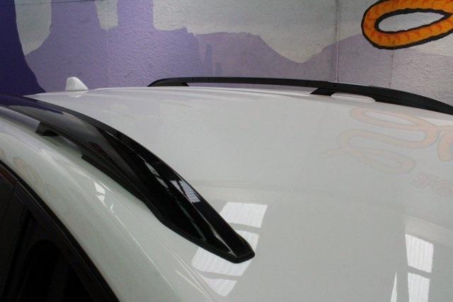 Photo of 2023 Summit White GMC Terrain