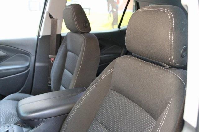 Photo of 2023 Summit White GMC Terrain