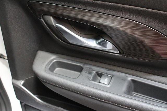 Photo of 2023 Summit White GMC Terrain
