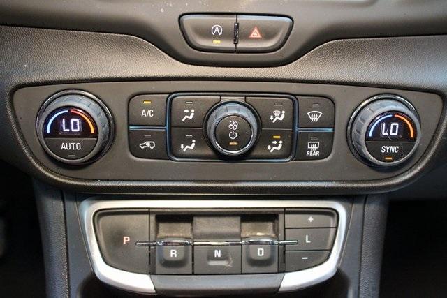 Photo of 2023 Summit White GMC Terrain