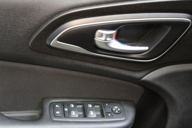 Photo of 2016 Gloss Black Chrysler 200