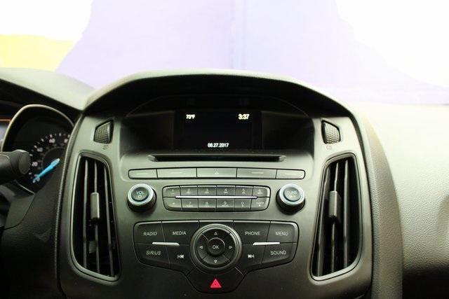Photo of 2017 Oxford White Ford Focus