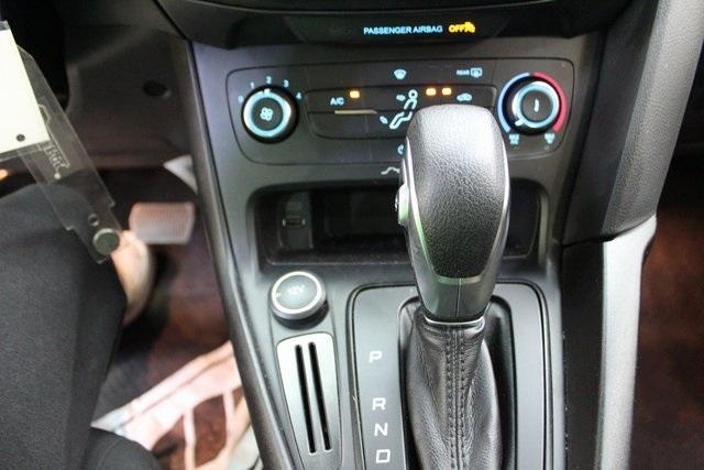 Photo of 2017 Oxford White Ford Focus