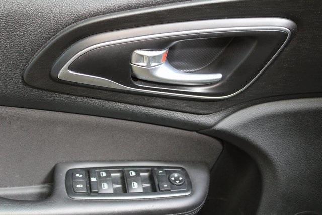 Photo of 2015 Billet Silver Metallic Clearcoat Chrysler 200