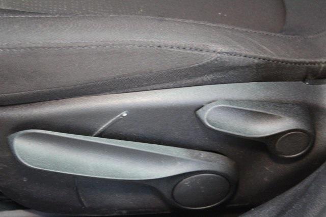 Photo of 2015 Billet Silver Metallic Clearcoat Chrysler 200