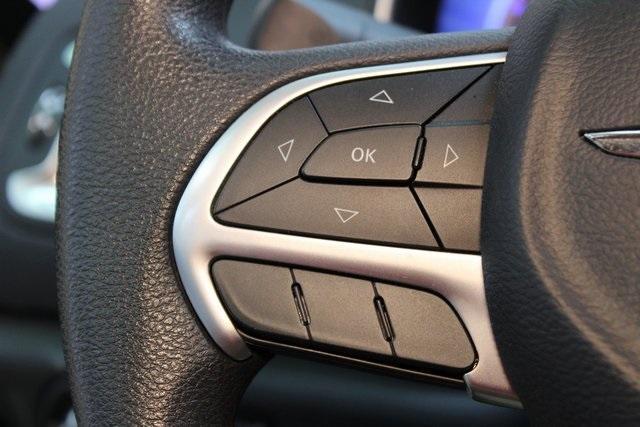 Photo of 2015 Billet Silver Metallic Clearcoat Chrysler 200