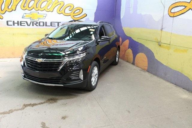 Photo of 2022 Mosaic Black Metallic Chevrolet Equinox