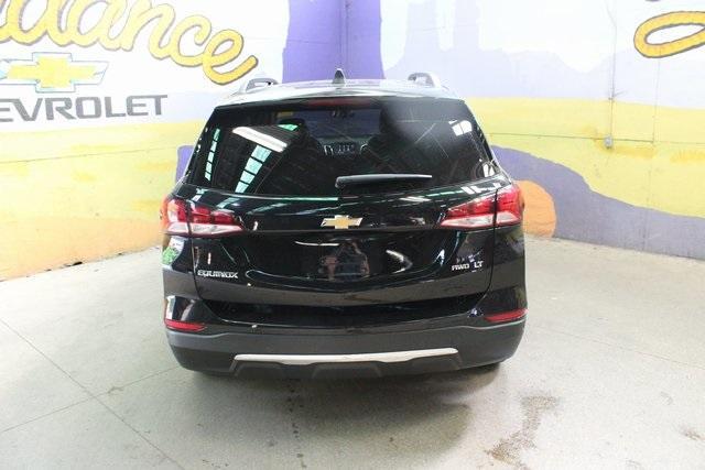 Photo of 2022 Mosaic Black Metallic Chevrolet Equinox