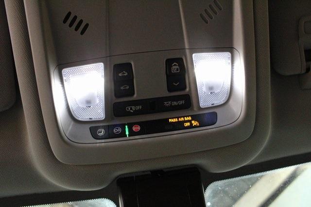 Photo of 2022 Mosaic Black Metallic Chevrolet Equinox