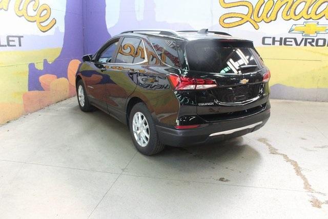 Photo of 2022 Mosaic Black Metallic Chevrolet Equinox