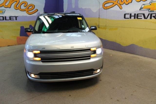 Photo of 2014 Ingot Silver Metallic Ford Flex
