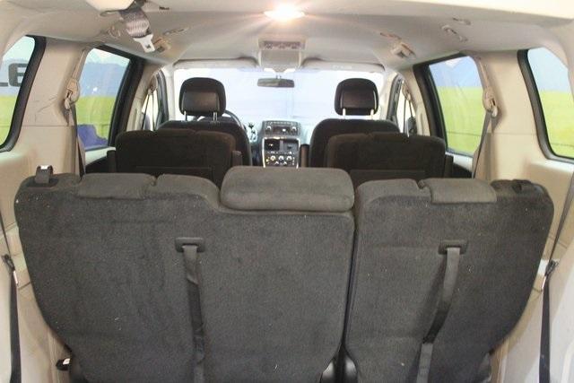 Photo of 2016 True Blue Pearlcoat Dodge Grand Caravan