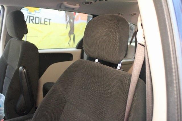 Photo of 2016 True Blue Pearlcoat Dodge Grand Caravan