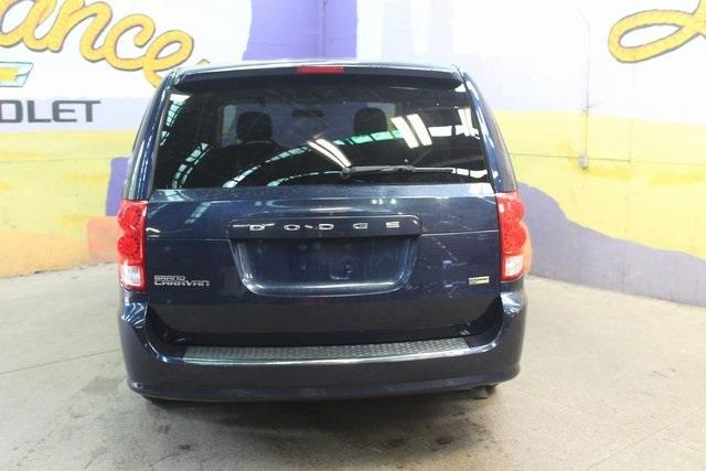 Photo of 2016 True Blue Pearlcoat Dodge Grand Caravan