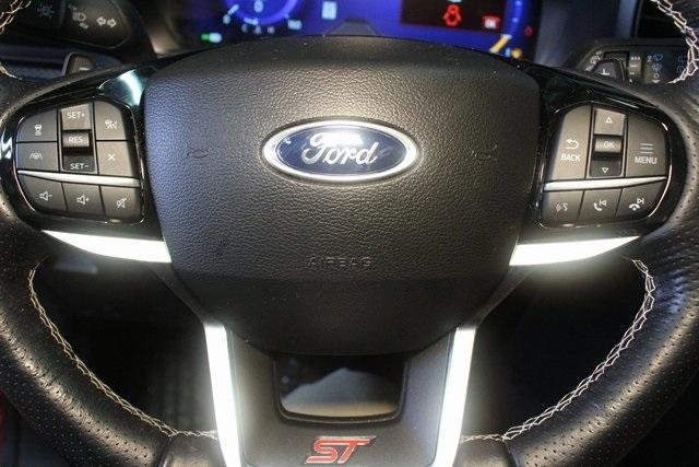 Photo of 2022 Rapid Red Metallic Tinted Clearcoat Ford Explorer