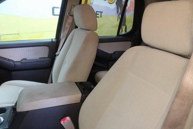 Photo of 2008 Black Clearcoat Ford Explorer Sport Trac