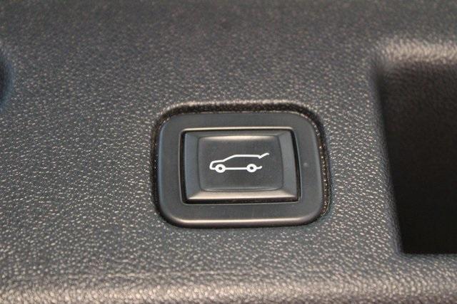 Photo of 2021 Pacific Blue Metallic Chevrolet Equinox