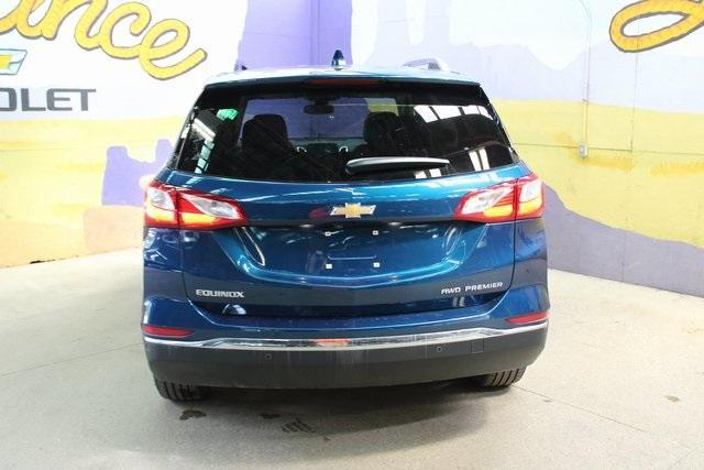 Photo of 2021 Pacific Blue Metallic Chevrolet Equinox