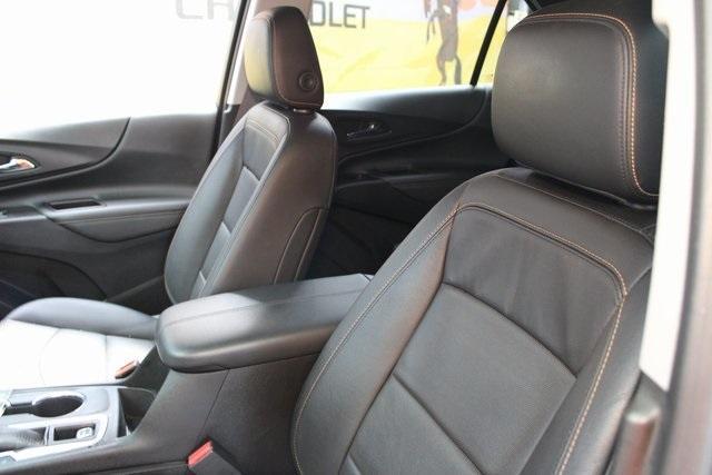 Photo of 2021 Pacific Blue Metallic Chevrolet Equinox