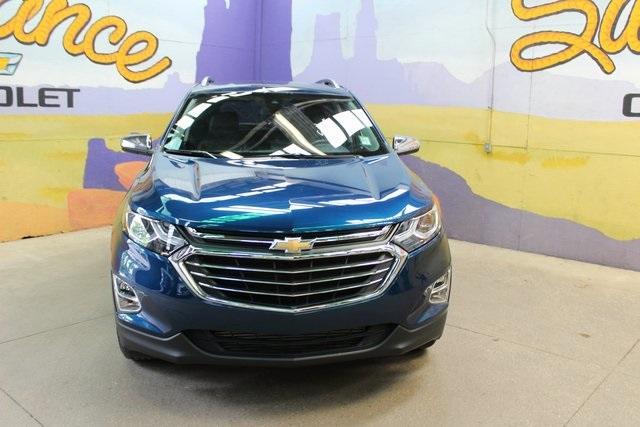 Photo of 2021 Pacific Blue Metallic Chevrolet Equinox