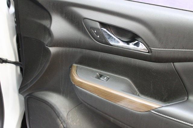 Photo of 2021 Summit White GMC Acadia