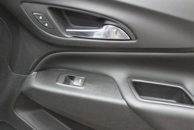 Photo of 2019 Summit White Chevrolet Equinox