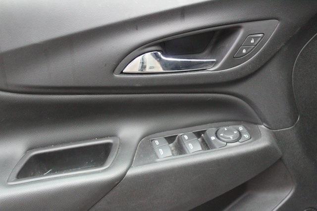 Photo of 2019 Summit White Chevrolet Equinox
