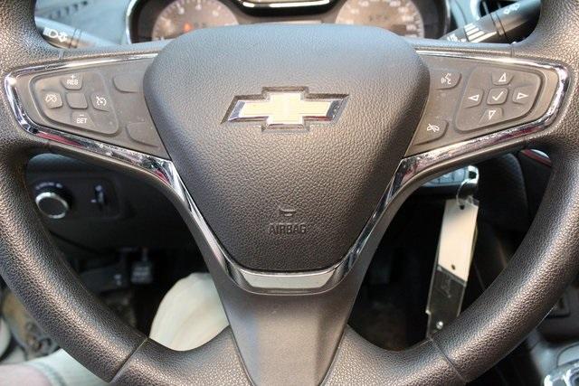 Photo of 2019 Summit White Chevrolet Cruze