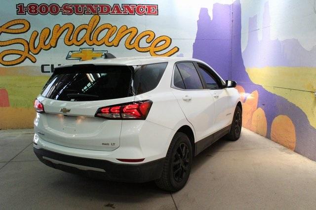 Photo of 2022 Summit White Chevrolet Equinox
