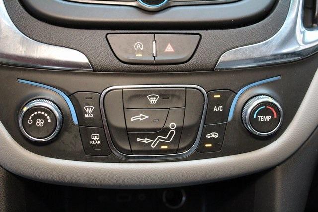 Photo of 2023 Summit White Chevrolet Equinox
