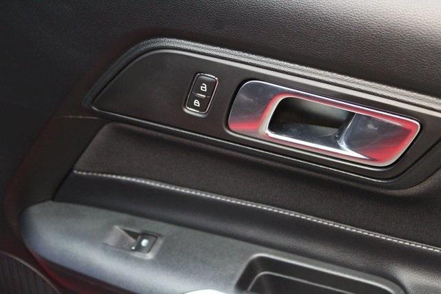 Photo of 2022 Race Red Ford Mustang