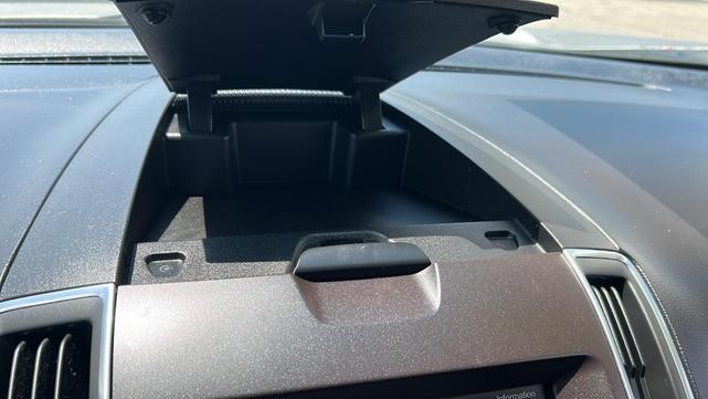Photo of 2015 Ingot Silver Metallic Ford Edge