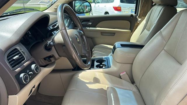 Photo of 2013 Summit White Chevrolet Suburban