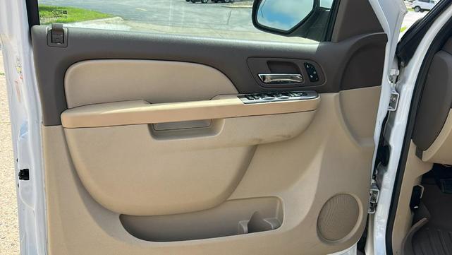 Photo of 2013 Summit White Chevrolet Suburban