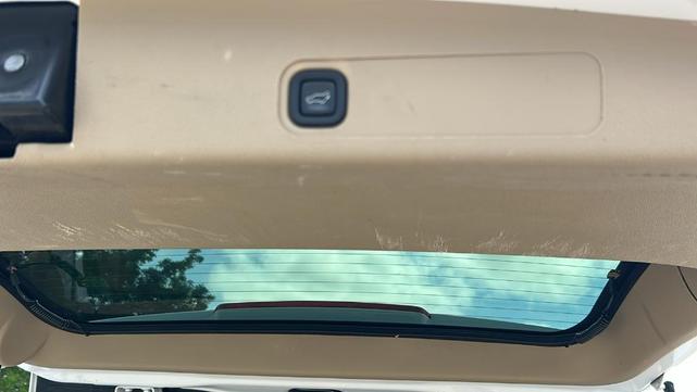 Photo of 2013 Summit White Chevrolet Suburban