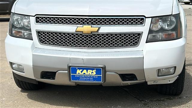 Photo of 2013 Summit White Chevrolet Suburban