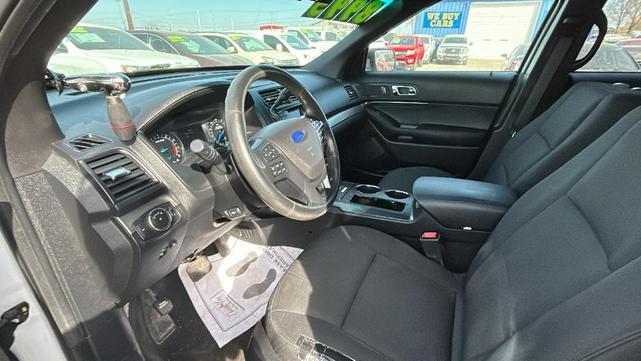 Photo of 2016 White Ford Utility Police Interceptor