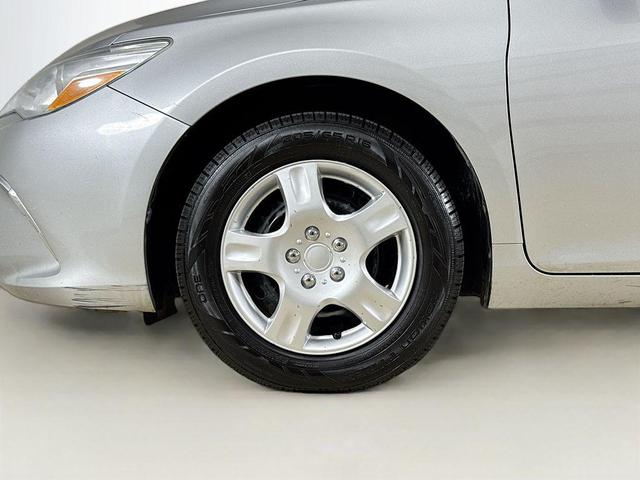 Photo of 2017 Celestial Silver Metallic Toyota Camry